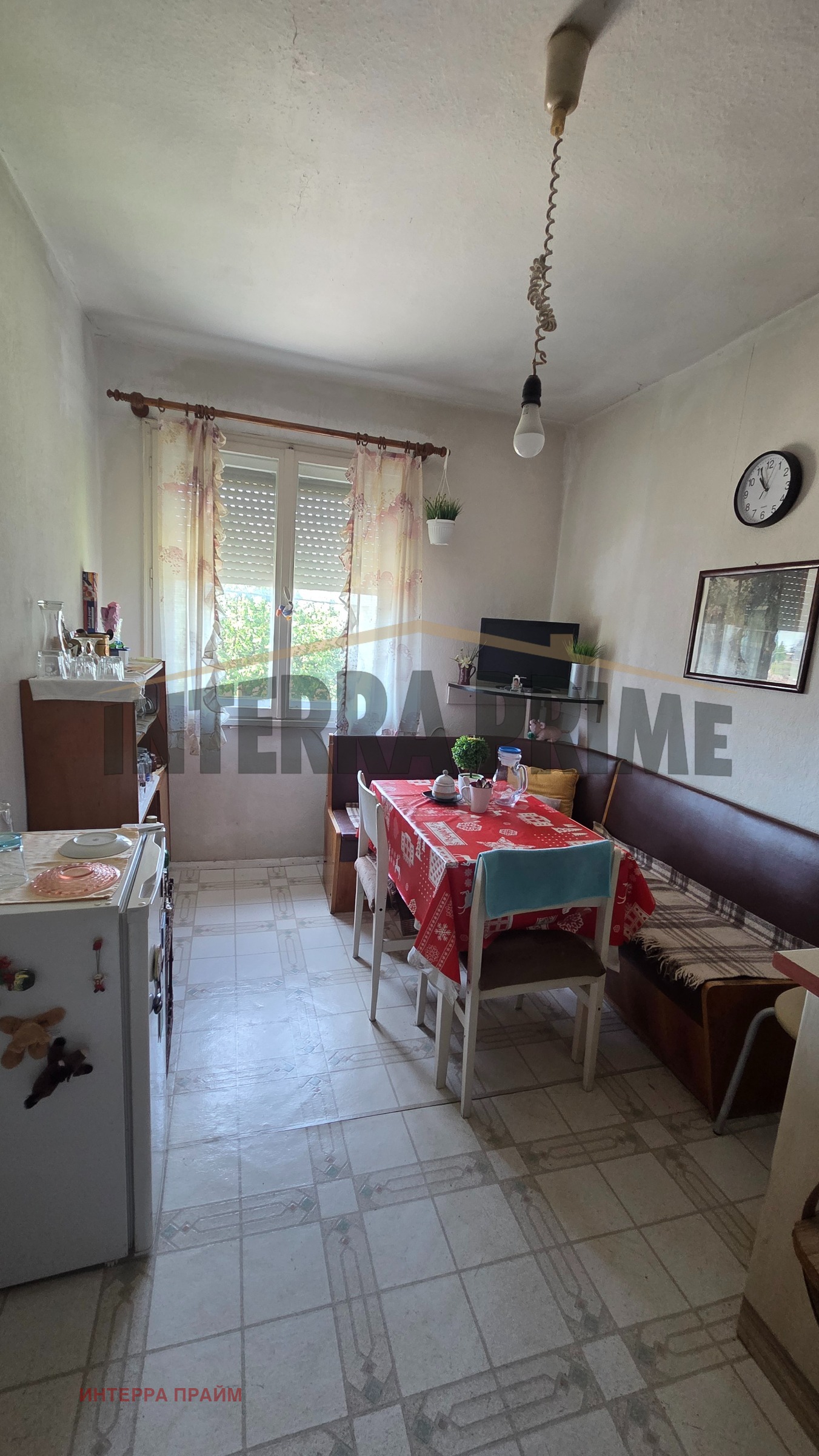 Продава ЕТАЖ ОТ КЪЩА, гр. Добрич, ЖП Гара, снимка 5 - Етаж от къща - 55054367