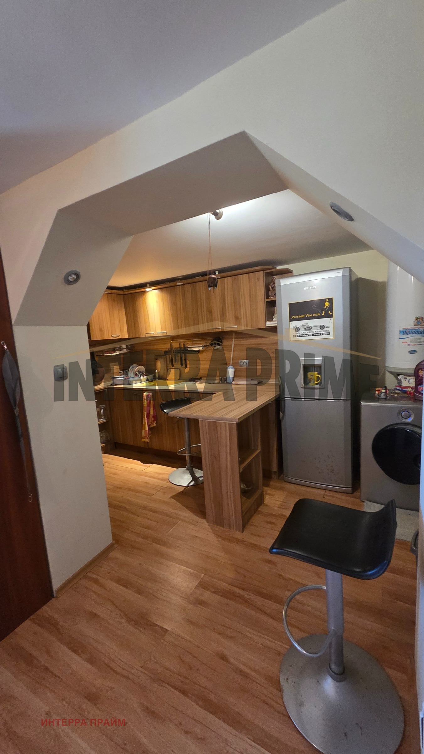 Продава ЕТАЖ ОТ КЪЩА, гр. Добрич, ЖП Гара, снимка 2 - Етаж от къща - 55054367