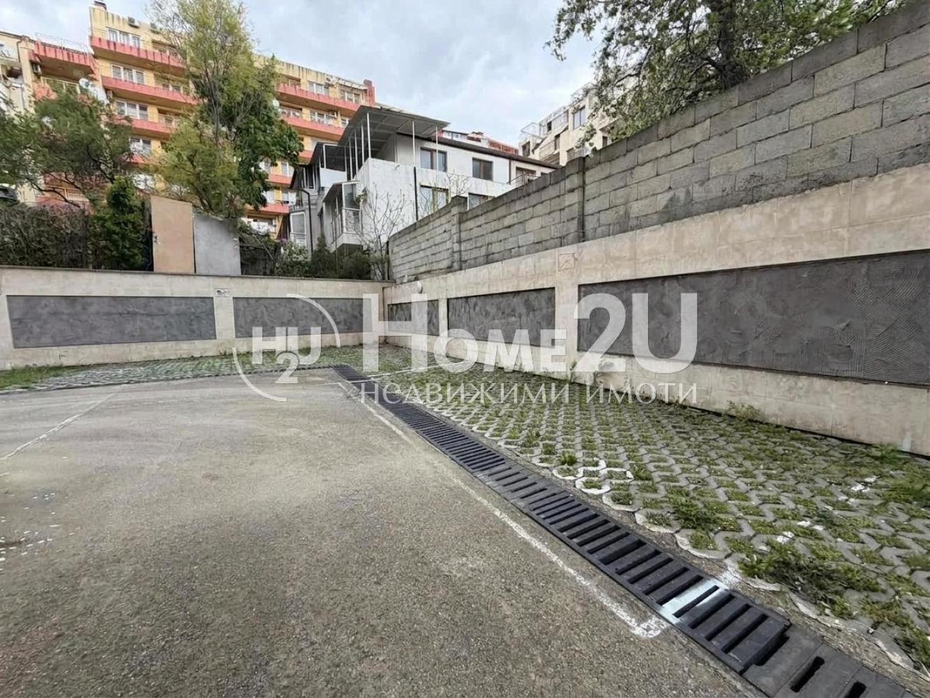 Продава ГАРАЖ, ПАРКОМЯСТО, гр. Варна, Левски 2, снимка 2 - Гаражи и паркоместа - 54588941