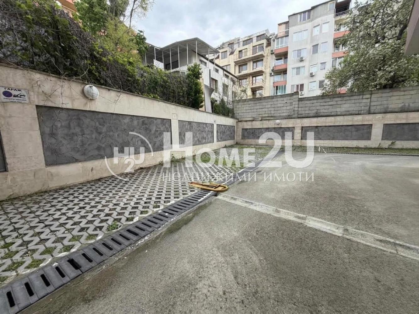 Продава ГАРАЖ, ПАРКОМЯСТО, гр. Варна, Левски 2