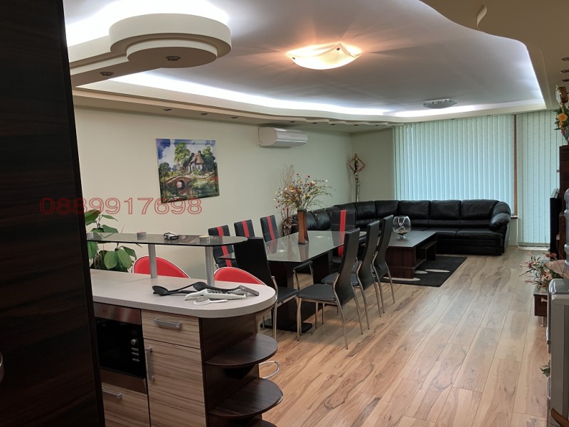 Продава 3-СТАЕН, гр. Варна, Базар Левски