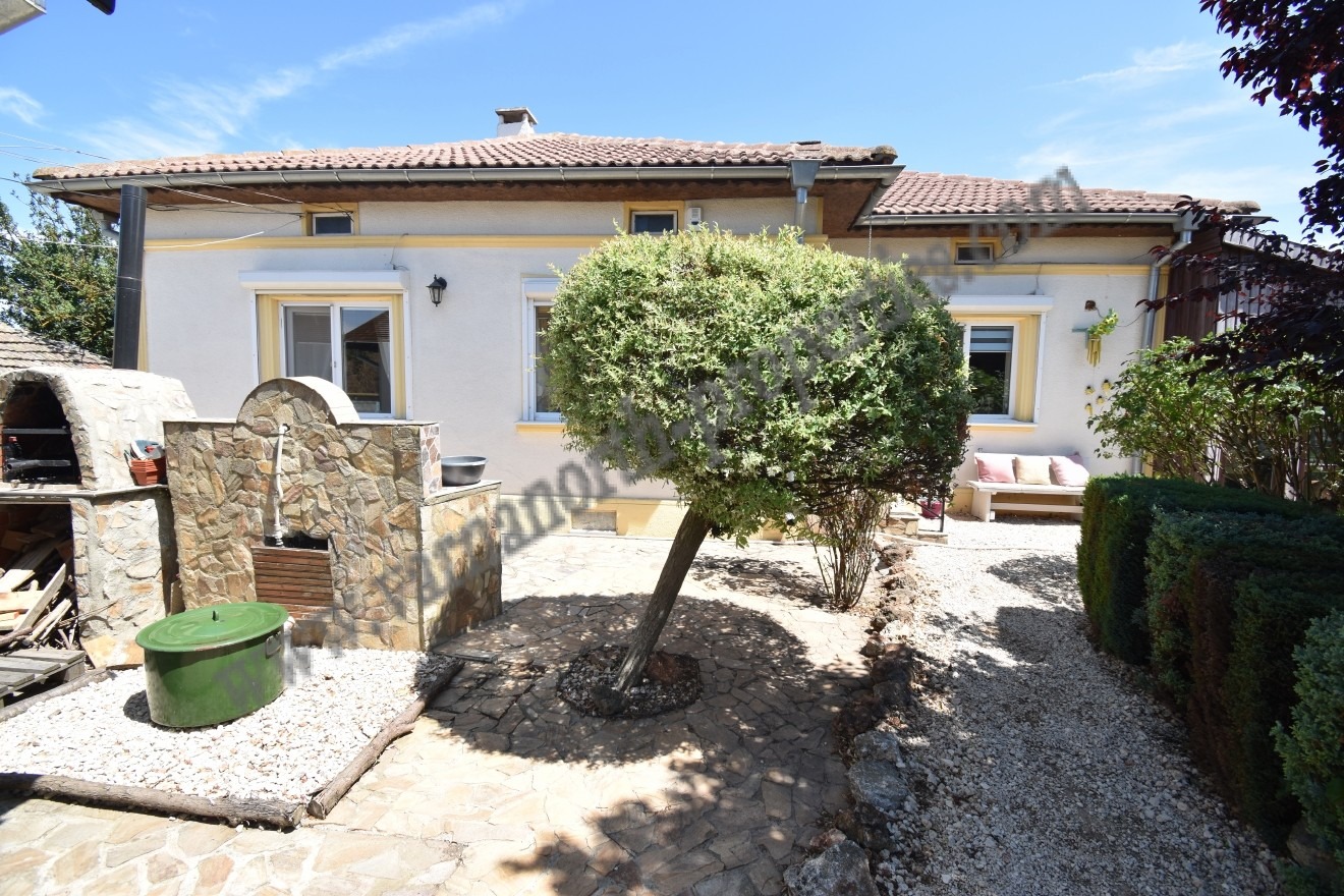 Продава КЪЩА, гр. Балчик, област Добрич, снимка 2 - Къщи - 53930735