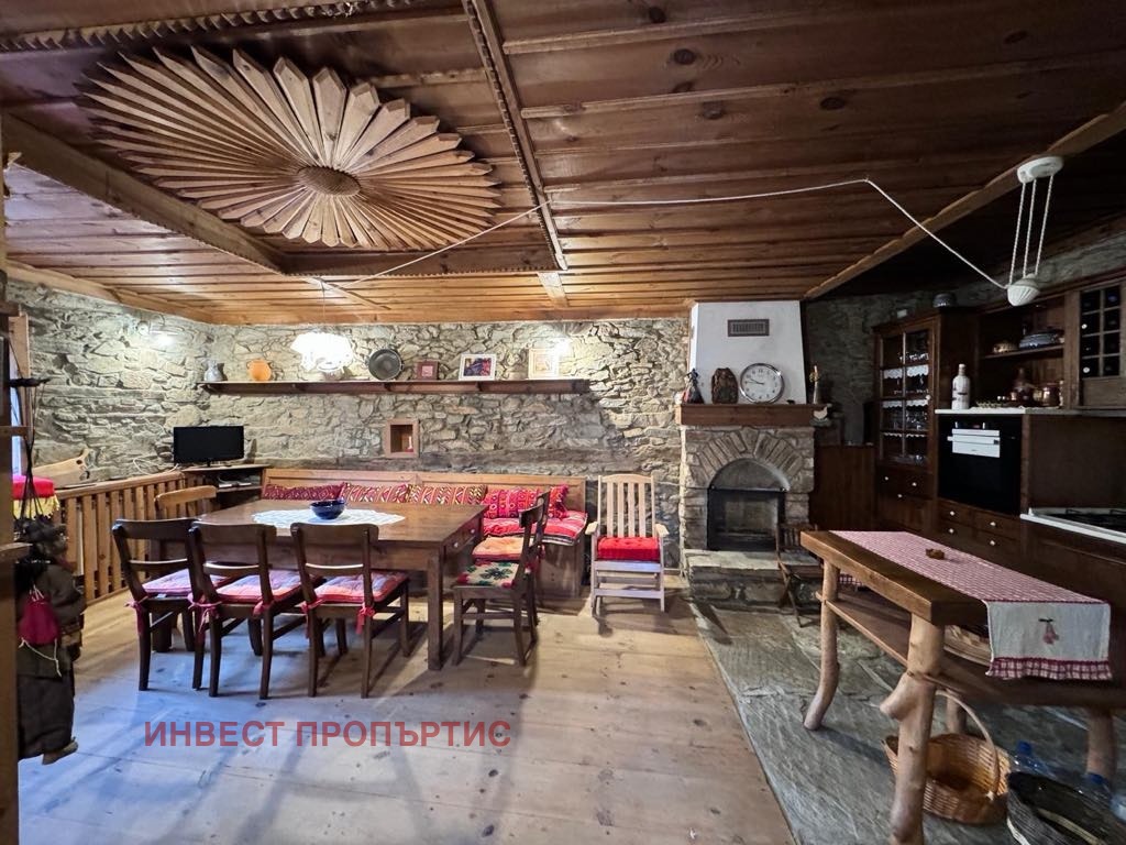 Продава ХОТЕЛ, с. Ковачевица, област Благоевград, снимка 2 - Хотели - 56323581