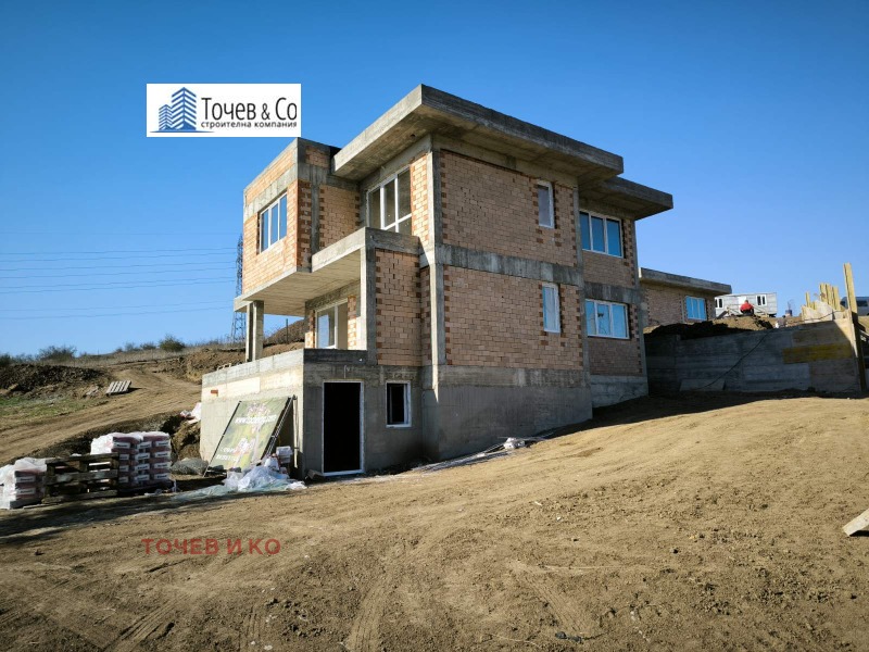 Продава КЪЩА в област Бургас, с. Черни връх - 280 кв.м / 248 500 € » 486 023.76 лв., ТОЧЕВ И КО