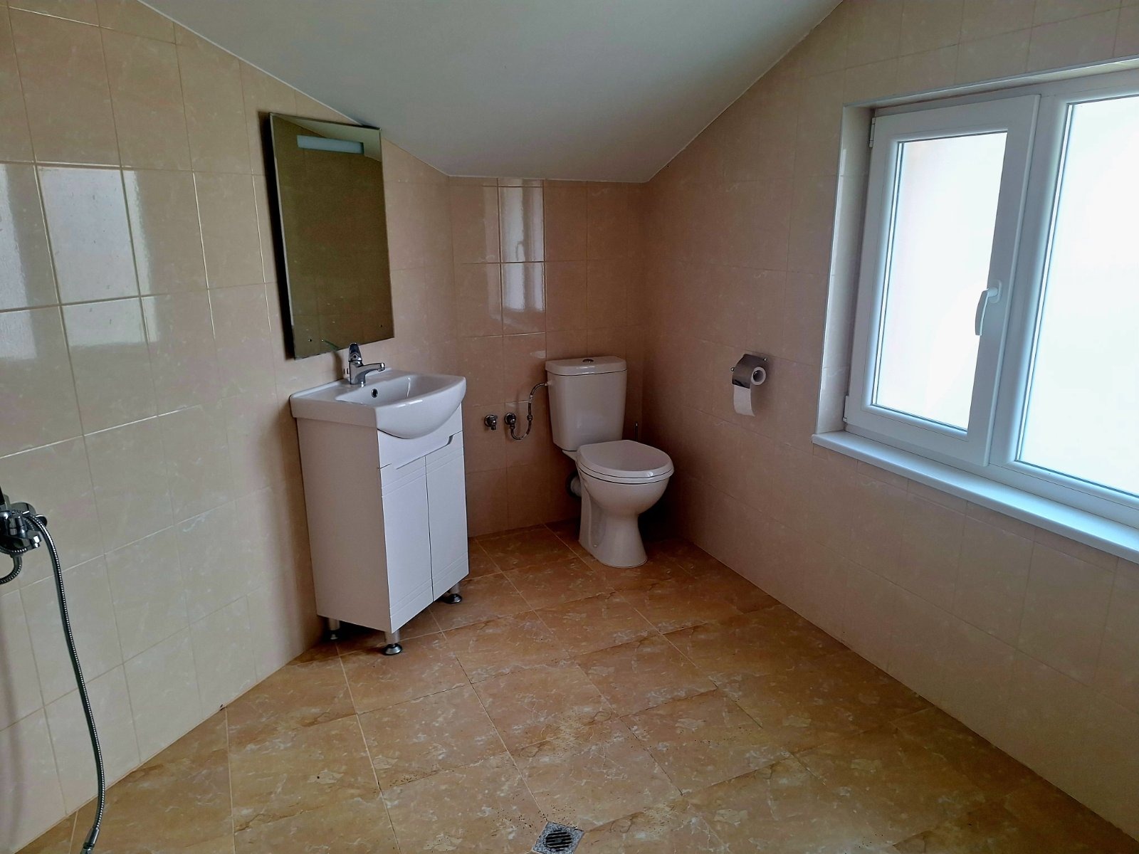 Продава КЪЩА, с. Доспей, област София област, снимка 17 - Къщи - 53620674