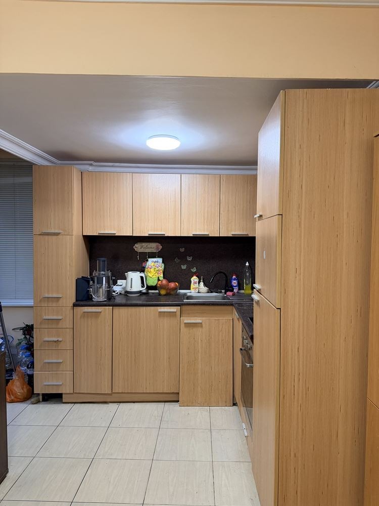 Продава 2-СТАЕН, гр. София, Център