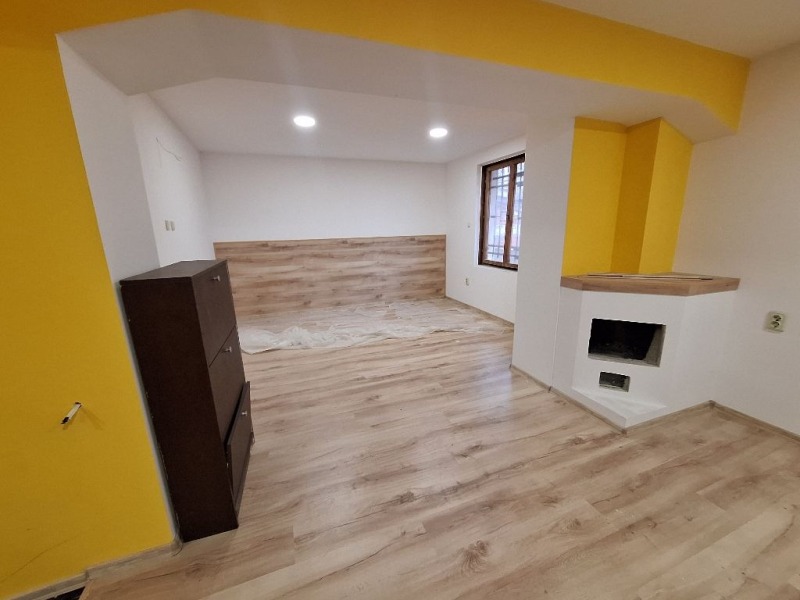 Продава ЕТАЖ ОТ КЪЩА, гр. Кюстендил, Център, снимка 6 - Етаж от къща - 53070251