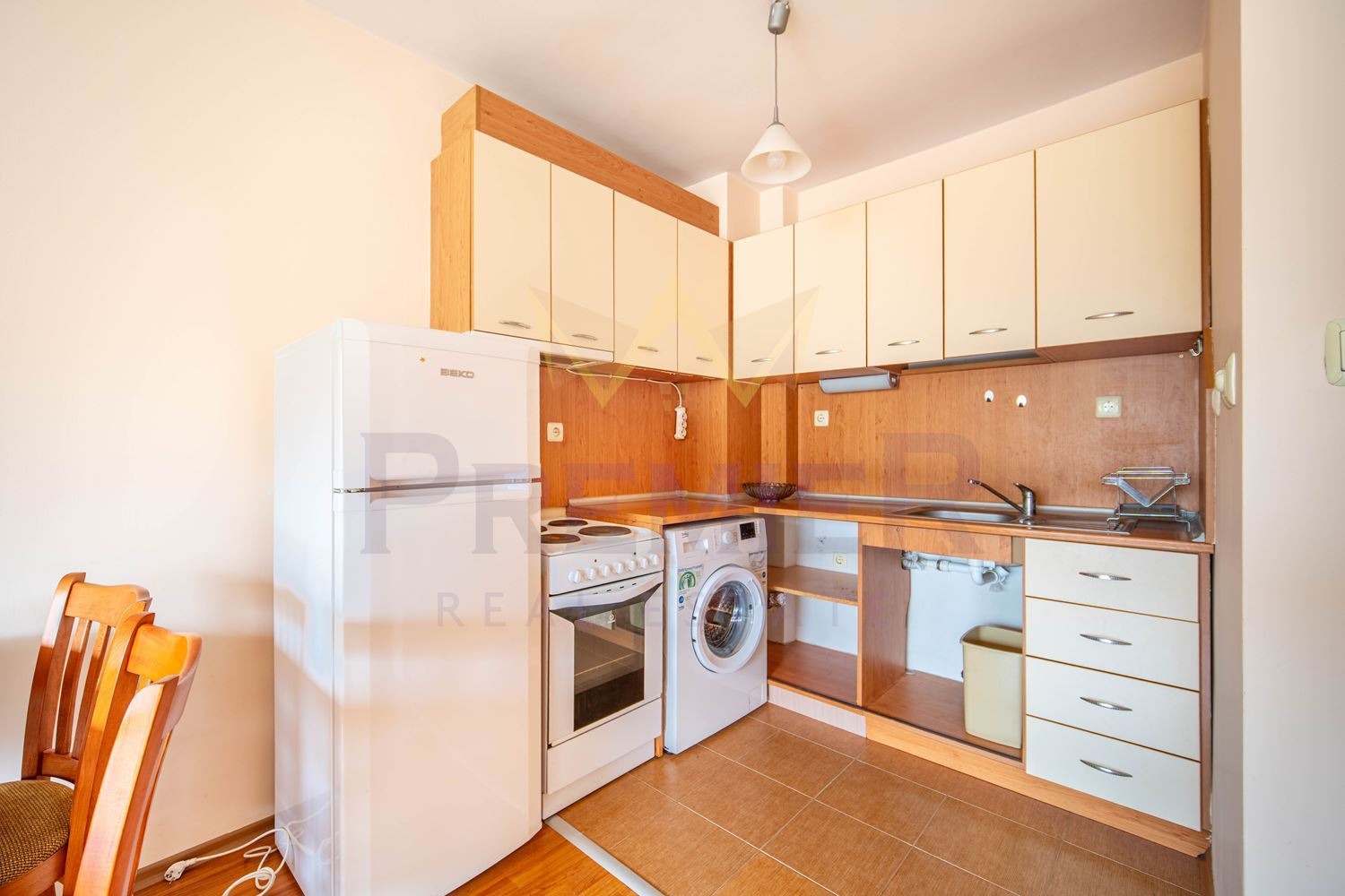 Продава 2-СТАЕН, гр. Варна, Базар Левски