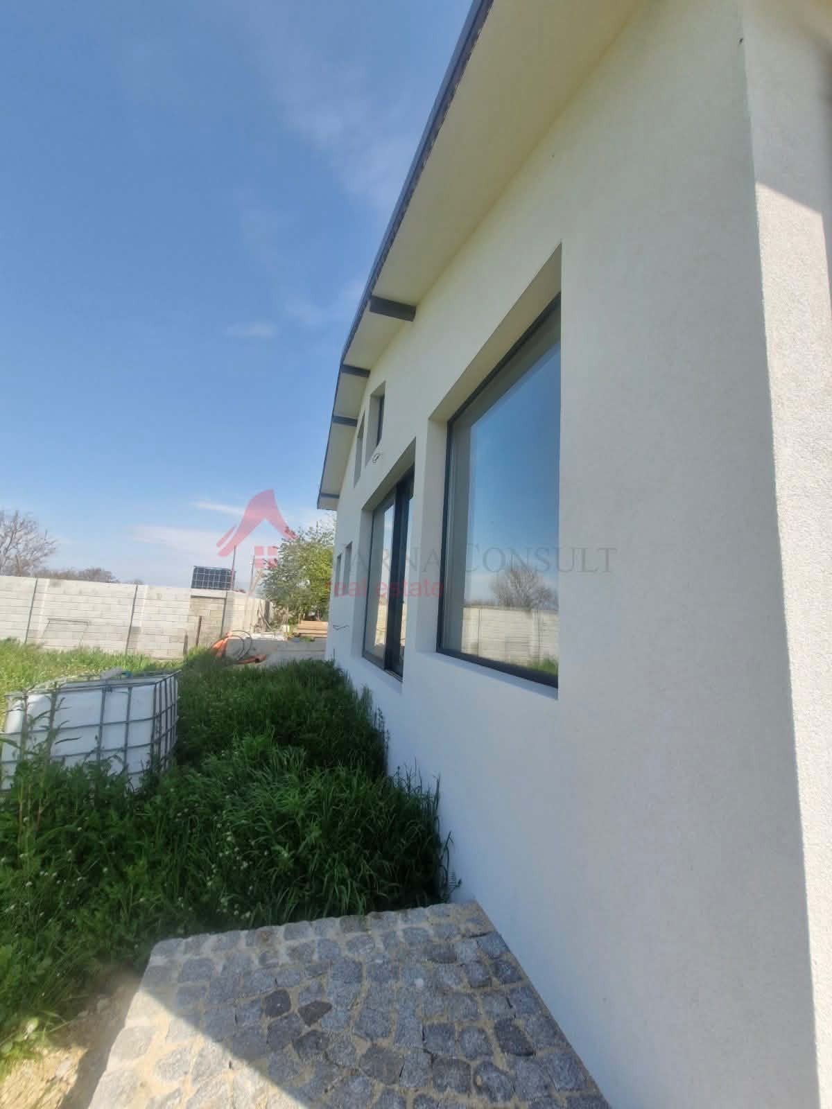 Продава КЪЩА, с. Зорница, област Варна, снимка 3 - Къщи - 54470387