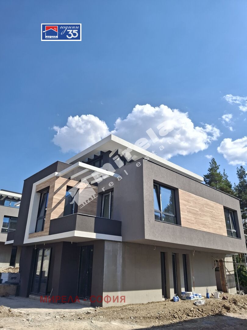 Продава КЪЩА, гр. София, Горна баня, снимка 13 - Къщи - 56096424