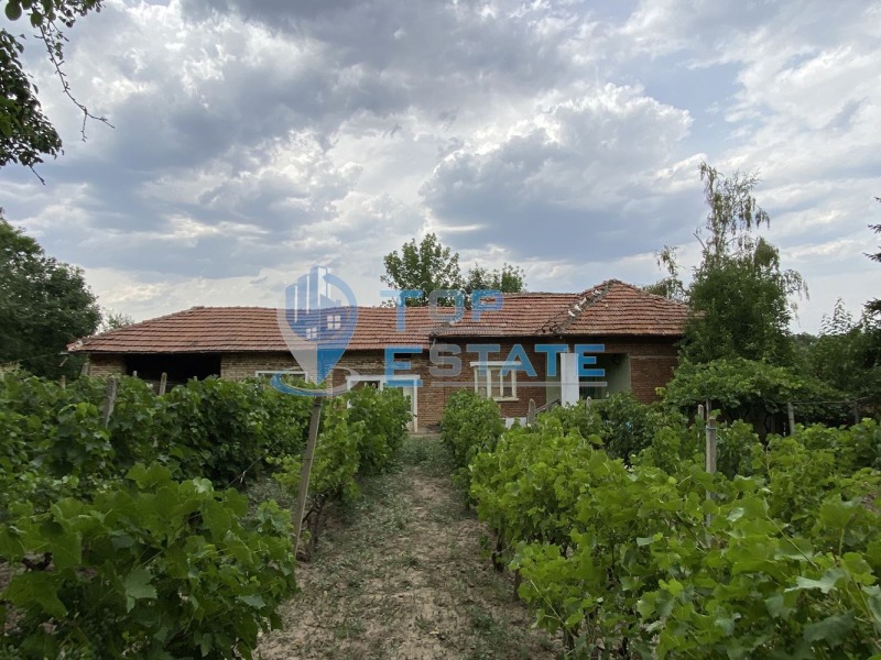 Продава КЪЩА в област Велико Търново, с. Вързулица - 150 кв.м / 21 500 € » 42 050.35 лв., ТОП ЕСТЕЙТ