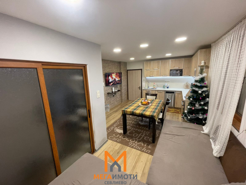 Продава ЕТАЖ ОТ КЪЩА, гр. Севлиево, област Габрово, снимка 4 - Етаж от къща - 54081413