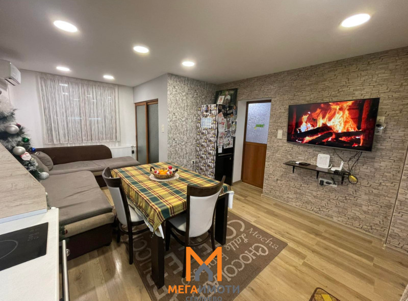 Продава ЕТАЖ ОТ КЪЩА, гр. Севлиево, област Габрово, снимка 5 - Етаж от къща - 54081413