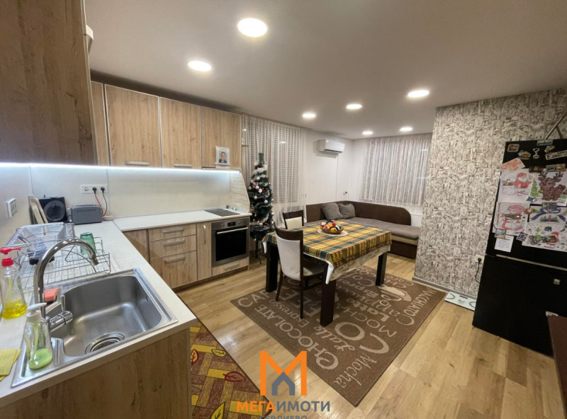 Продава ЕТАЖ ОТ КЪЩА, гр. Севлиево, област Габрово, снимка 6 - Етаж от къща - 54081413