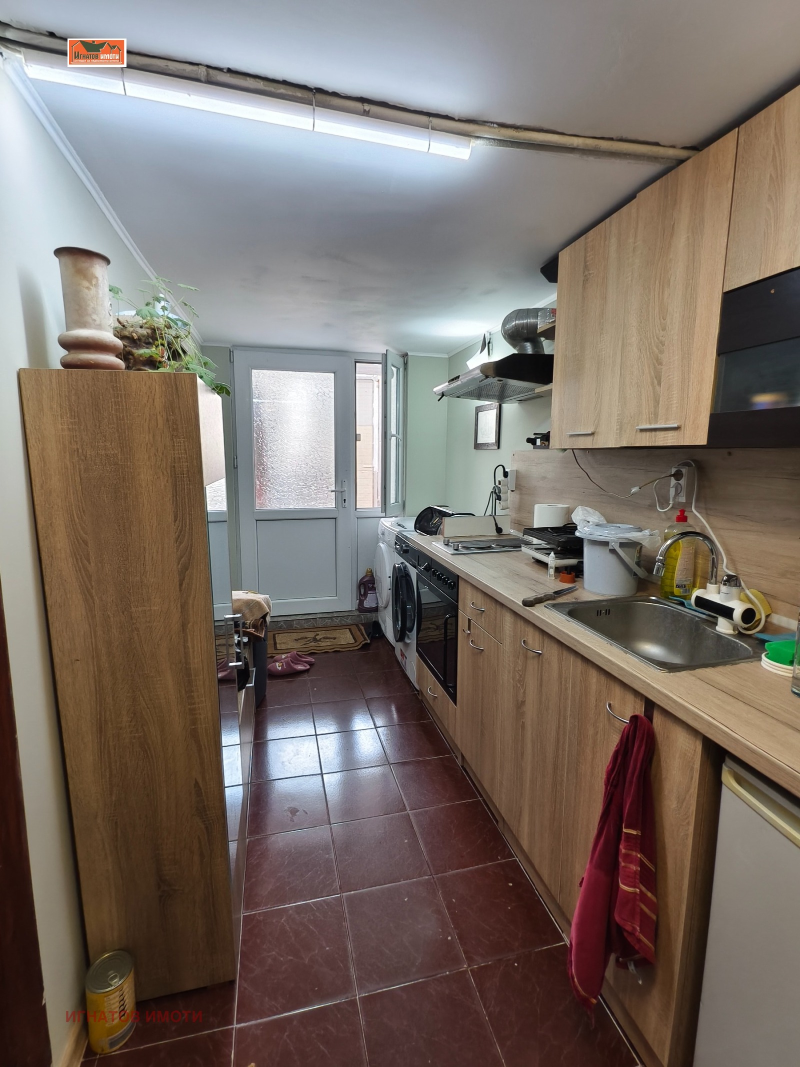 Продава ЕТАЖ ОТ КЪЩА, гр. Пазарджик, Устрем, снимка 6 - Етаж от къща - 54835625