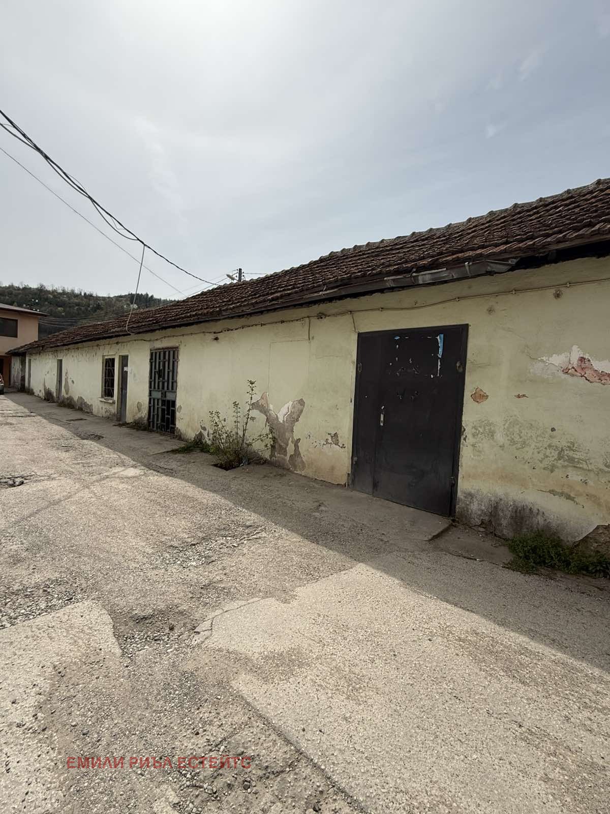 Продава ПРОМ. ПОМЕЩЕНИЕ, с. Зверино, област Враца