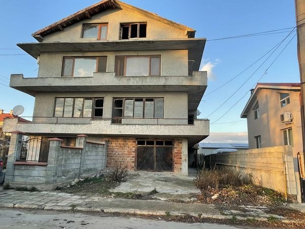 Продава  Къща област Добрич , гр. Каварна , 240 кв.м | 10999810