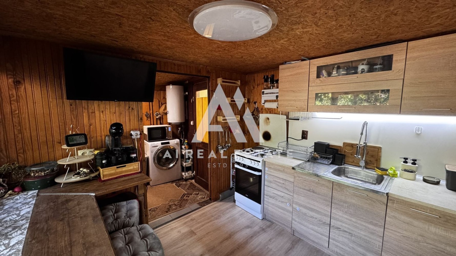 Продава ВИЛА, гр. Плевен, м-т Мъртва долина, снимка 3 - Вили - 51988780