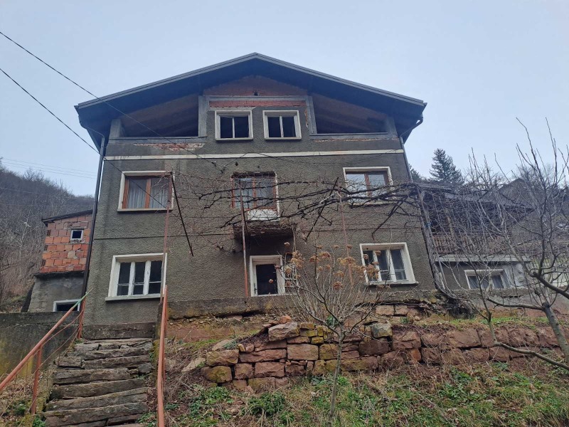 Продава КЪЩА в област София, гр. Своге - 170 кв.м / 180 000 € » 352 049.40 лв., ИЗИС