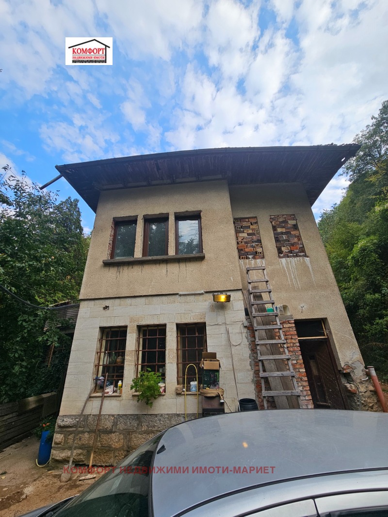 Продава КЪЩА, област Ловеч, с. Гложене • 142000 € / 277727.86 лв. • 82065230 1