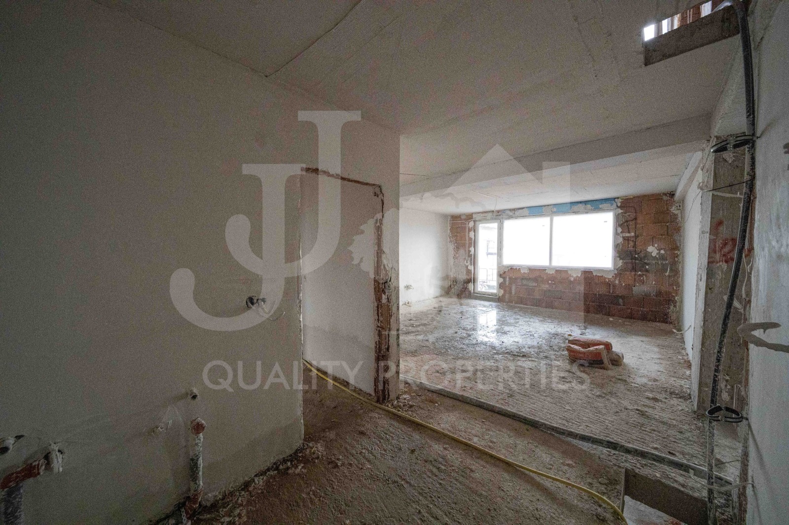 Продава 3-СТАЕН, гр. София, Горубляне, снимка 2 - Апартаменти - 53285679