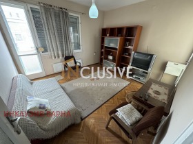 3 chambres Tsentralna pochta, Varna 1