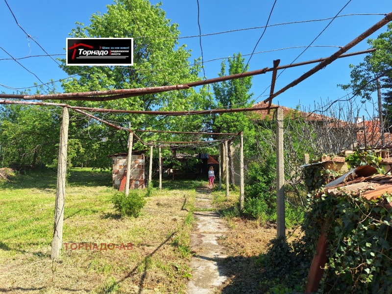 Продава КЪЩА, с. Правда, област Велико Търново, снимка 4 - Къщи - 52272135