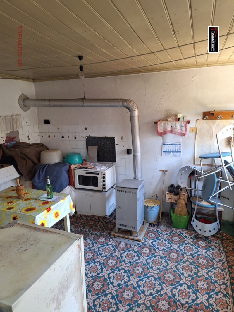 Продава КЪЩА, с. Правда, област Велико Търново, снимка 13 - Къщи - 52272135