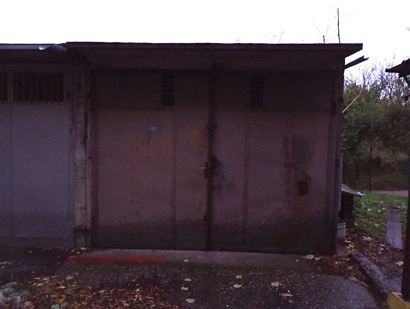 Продава ГАРАЖ, ПАРКОМЯСТО, град Русе, Чародейка - Юг • 20000 € / 39116.60 лв. • 35942481 1