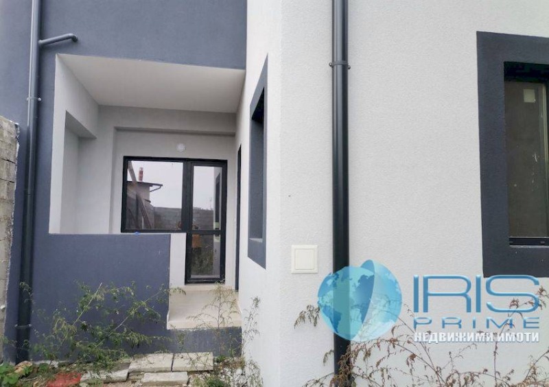 Продава 3-СТАЕН в град Шумен, Гривица - 100 кв.м / 169 951 € » 332 395.26 лв., ИРИС ПРАЙМ ЕООД