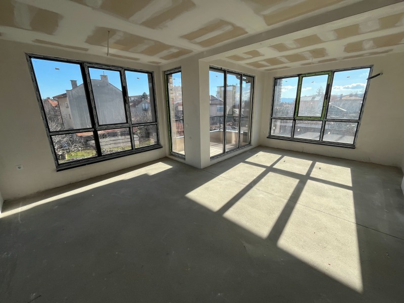 Продава 3-СТАЕН, гр. Казанлък, област Стара Загора, снимка 3 - Апартаменти - 53075522