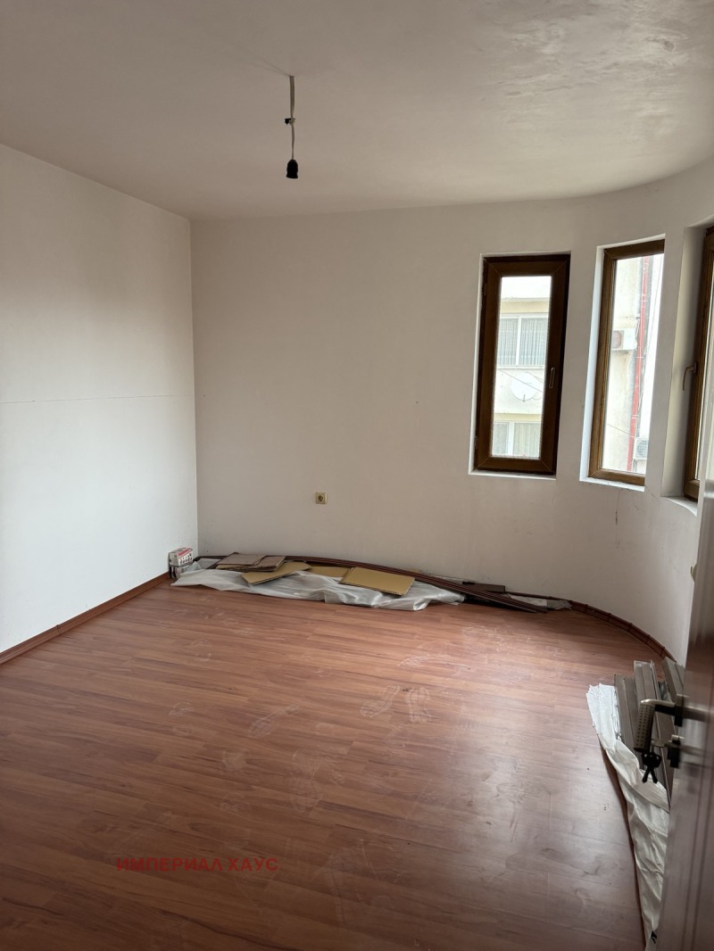 Продава КЪЩА, гр. Хасково, Любен Каравелов, снимка 9 - Къщи - 52560705