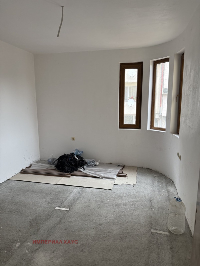 Продава КЪЩА, гр. Хасково, Любен Каравелов, снимка 3 - Къщи - 52560705