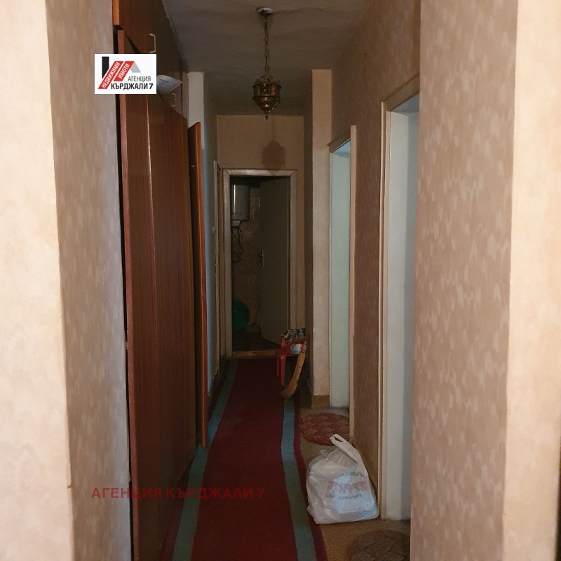 Продава 3-СТАЕН, гр. Кърджали, Център, снимка 12 - Апартаменти - 52600776