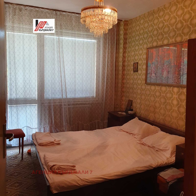 Продава 3-СТАЕН, гр. Кърджали, Център, снимка 8 - Апартаменти - 52600776