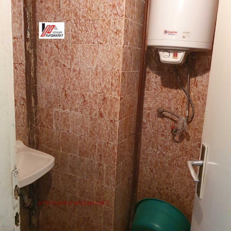 Продава 3-СТАЕН, гр. Кърджали, Център, снимка 6 - Апартаменти - 52600776