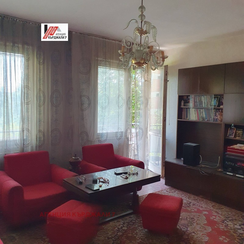 Продава 3-СТАЕН, гр. Кърджали, Център, снимка 11 - Апартаменти - 52600776