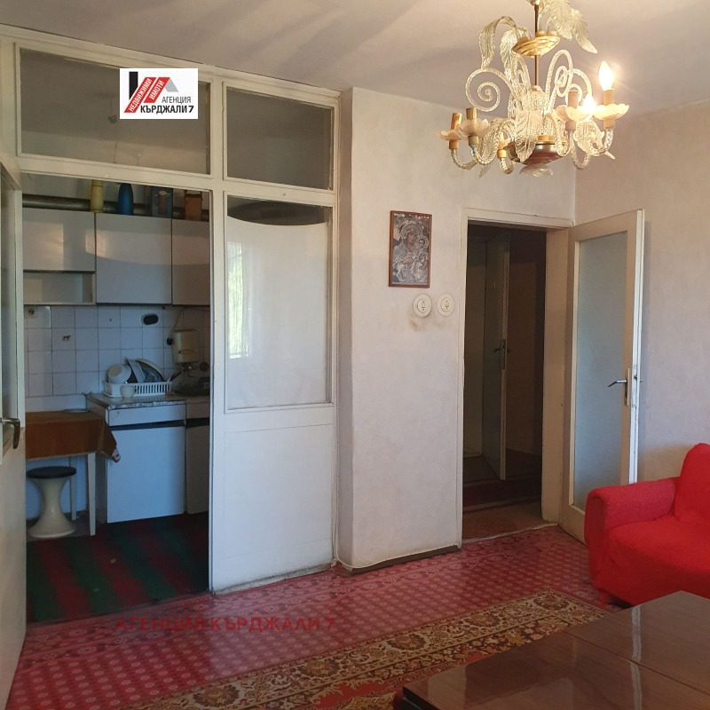 Продава 3-СТАЕН, гр. Кърджали, Център, снимка 3 - Апартаменти - 52600776