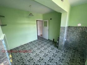 1 спаваћа соба Вазраждане, Русе 3