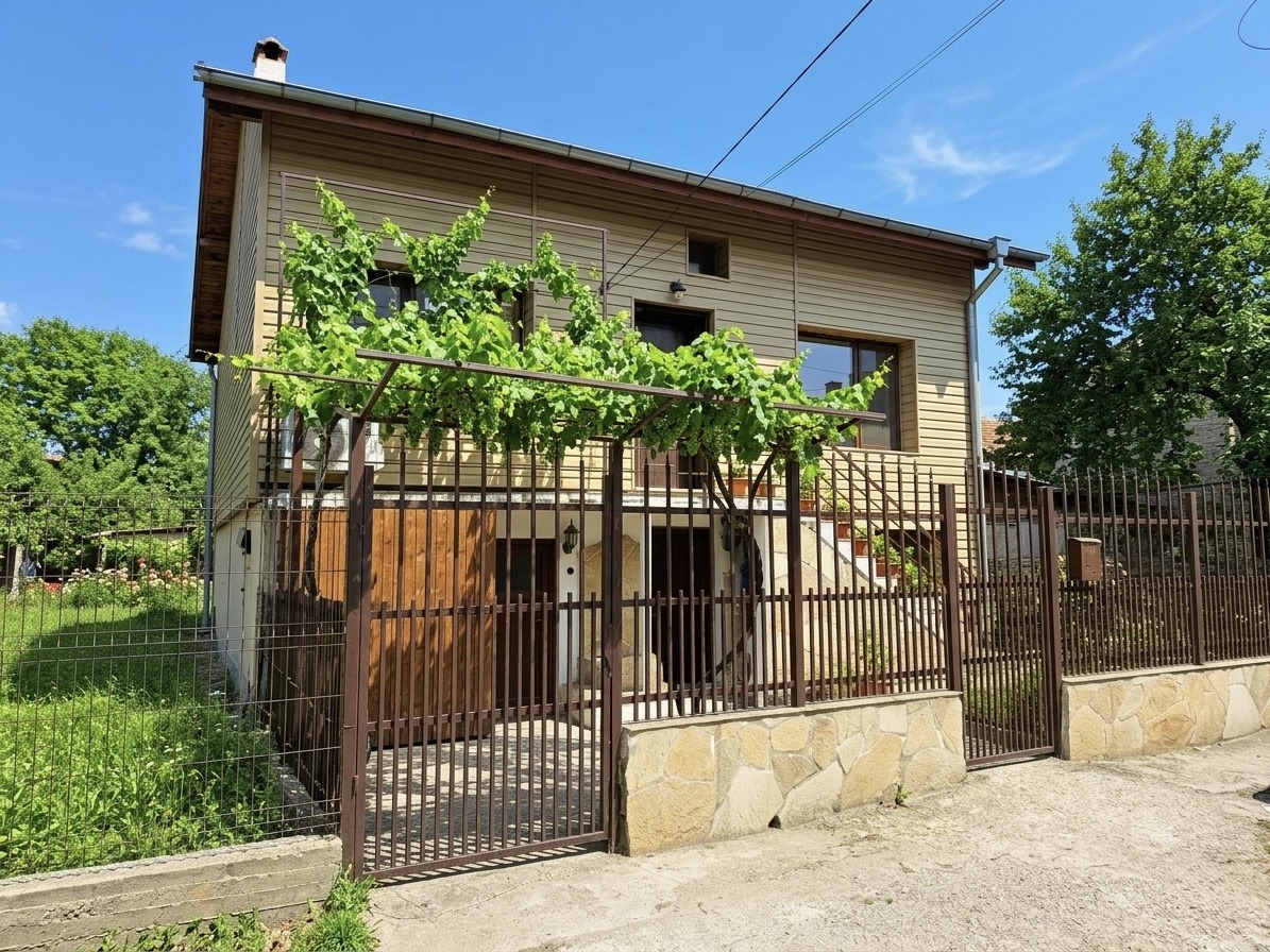 Продава КЪЩА, гр. София, Триъгълника, снимка 2 - Къщи - 53929798
