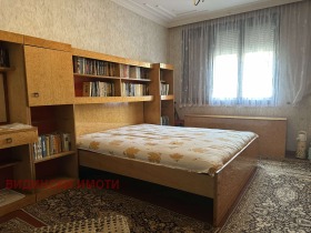 На продаж Поверх будинку