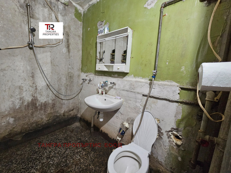 En venta  1 dormitorio región Pernik , Radomir , 72 metros cuadrados | 79641017 - imagen [6]