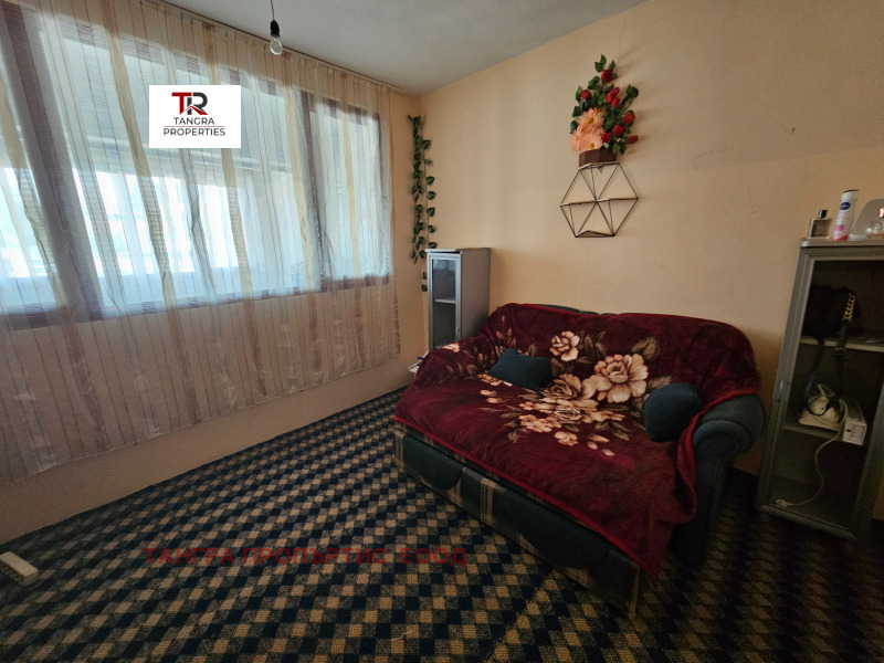 En venta  1 dormitorio región Pernik , Radomir , 72 metros cuadrados | 79641017