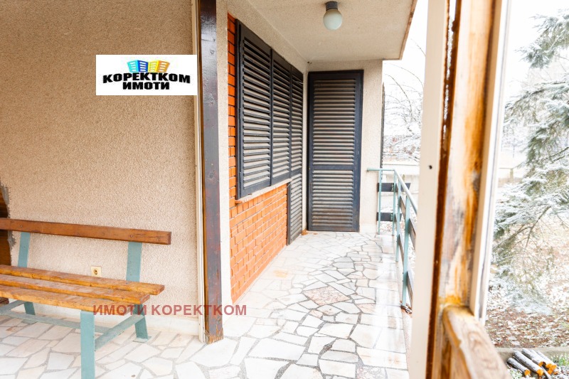Продава КЪЩА, гр. София, Горна баня, снимка 3 - Къщи - 53375566