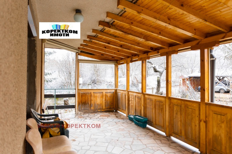 Продава КЪЩА, гр. София, Горна баня, снимка 2 - Къщи - 53375566