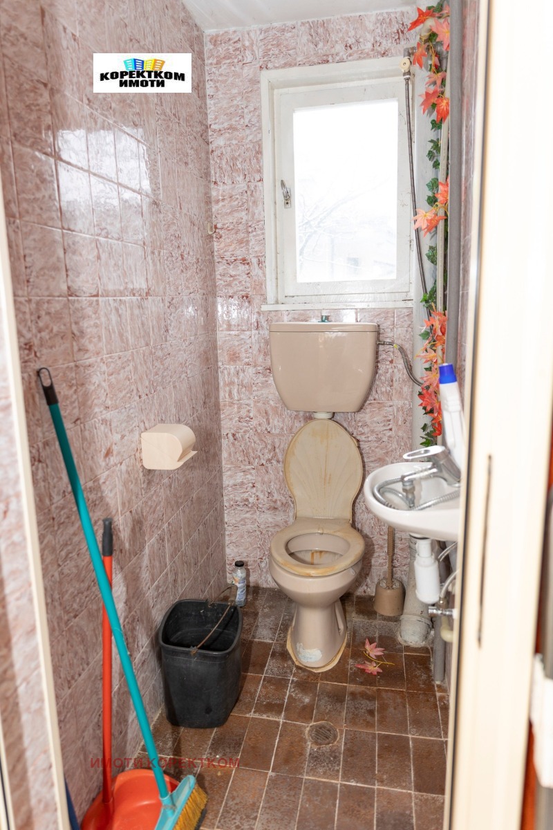 Продава КЪЩА, гр. София, Горна баня, снимка 13 - Къщи - 53375566