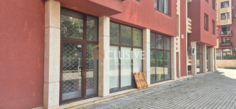 In vendita  Negozio Sofia , Drugba 2 , 65 mq | 49922977