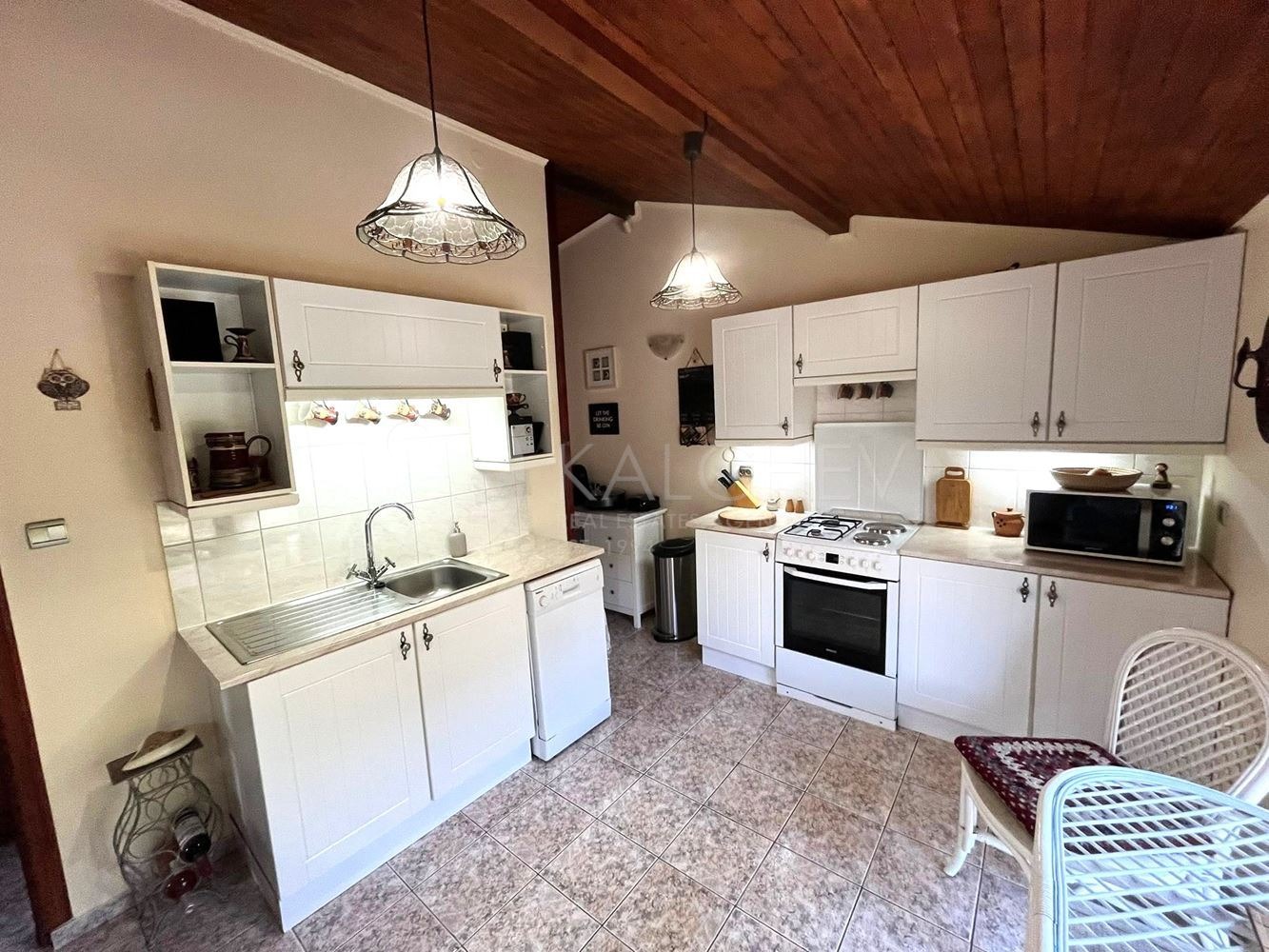 Продава КЪЩА, гр. Балчик, област Добрич, снимка 8 - Къщи - 55571810