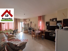 2 bedroom k.k. Zlatni pyasatsi, Varna 1