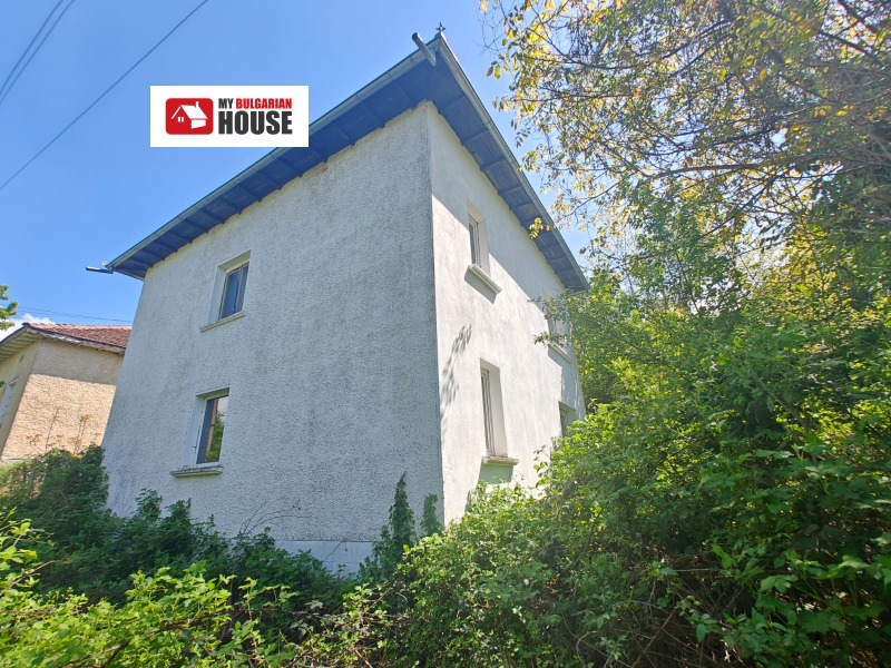 Продава  Къща област Ловеч , с. Голяма Брестница , 216 кв.м | 34563796 - изображение [2]